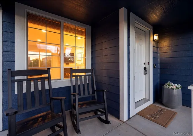 Photo 3 of Single family home for sale at 5916 S Zante Way, Aurora, CO 80015 | MLS# 7085005 | Listing updated on 2026-10-25