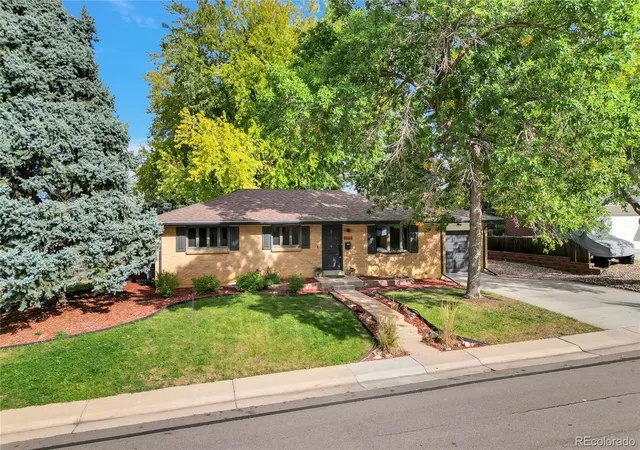 Photo 3 of Single family home for sale at 6604 S Lee Ct, Centennial, CO 80121 | MLS# 7185333 | Listing updated on 2026-09-22