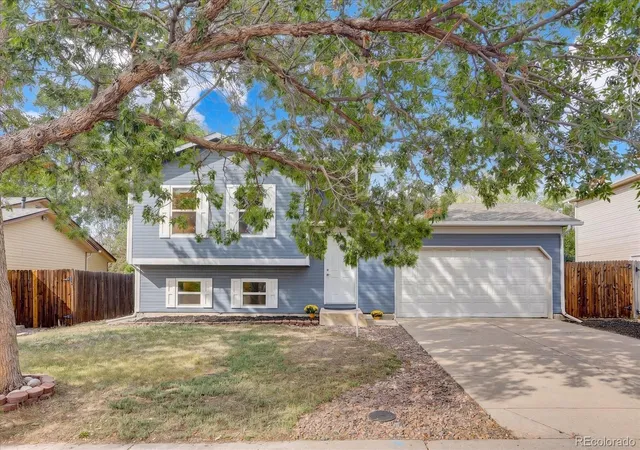 Photo 2 of Single family home for sale at 1878 S Fundy Way, Aurora, CO 80017 | MLS# 9882341 | Listing updated on 2026-09-12