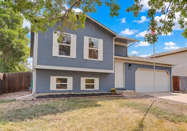 Photo 3 of Single family home for sale at 1878 S Fundy Way, Aurora, CO 80017 | MLS# 9882341 | Listing updated on 2026-09-12