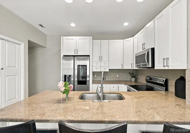 Photo 2 of Townhouse for sale at 1332 Carlyle Park Cir, Highlands Ranch, CO 80129 | MLS# 6017455 | Listing updated on 2026-10-02