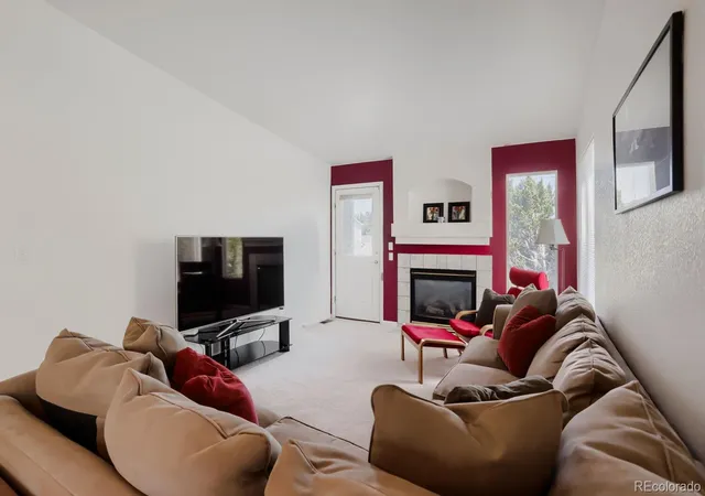 Photo 4 of Single family home for sale at 9593 Mallard Pond Way, Littleton, CO 80125 | MLS# 5235573 | Listing updated on 2026-10-05