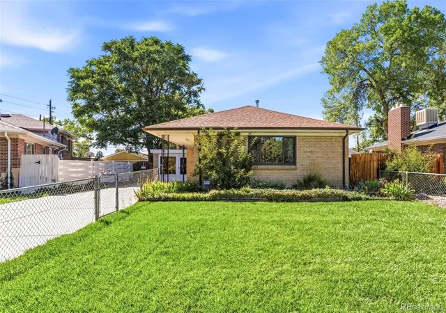 Photo 2 of Single family home for sale at 2309 Oakland St, Aurora, CO 80010 | MLS# 9557727 | Listing updated on 2026-09-21