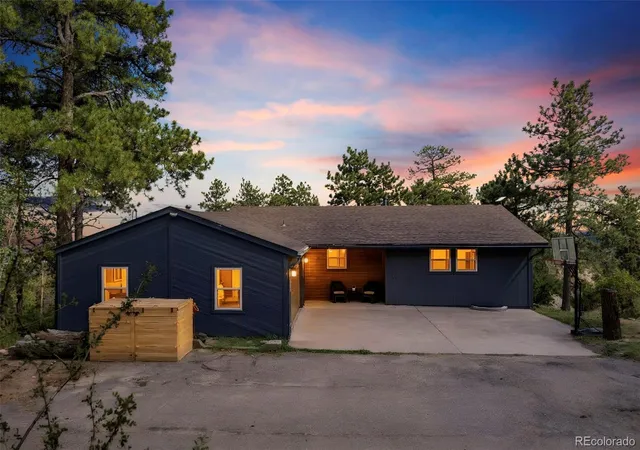 Photo 3 of Single family home for sale at 10346 Horizon View Dr, Morrison, CO 80465 | MLS# 8921122 | Listing updated on 2026-09-22