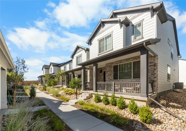 Photo 2 of Townhouse for sale at 5077 S Robb St, Littleton, CO 80127 | MLS# 3970697 | Listing updated on 2026-09-13
