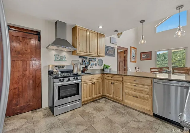 Photo 2 of Single family home for sale at 7190 Nautique Cir, Larkspur, CO 80118 | MLS# 5941504 | Listing updated on 2026-09-26