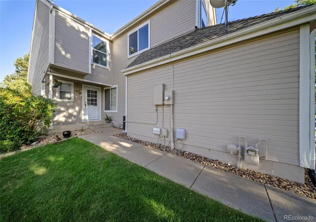Photo 3 of Townhouse for sale at 6340 Yank Ct #A, Arvada, CO 80004 | MLS# 7825943 | Listing updated on 2026-09-12