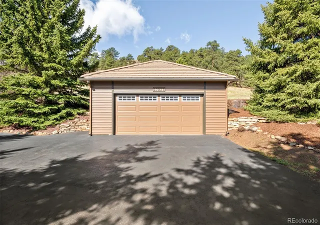 Photo 3 of Mansion for sale at 27927 Meadowlark Dr, Golden, CO 80401 | MLS# 7164270 | Listing updated on 2026-09-12