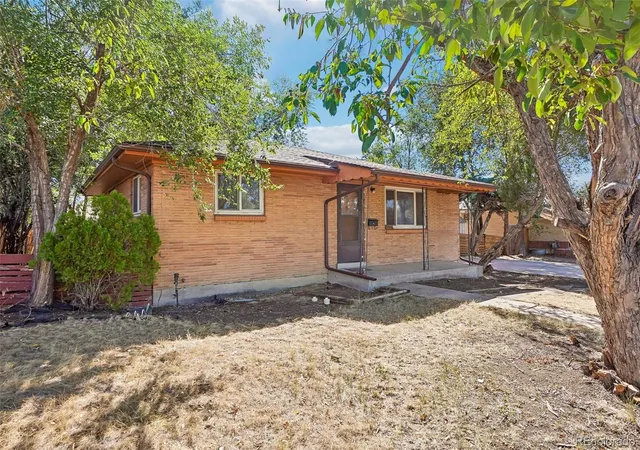 Photo 3 of Sale Pending at 6348 Ingalls St, Arvada, CO 80003 | MLS# 6431656 | Listing updated on 2026-09-14