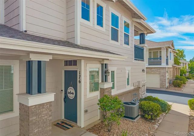 Townhouse for sale at 176 Whitehaven Cir, Highlands Ranch, CO 80129 | MLS# 3167824