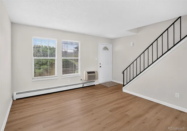 Listing Photo 4 - Condo for sale in building located at 956 S Iola St, Aurora, CO 80012