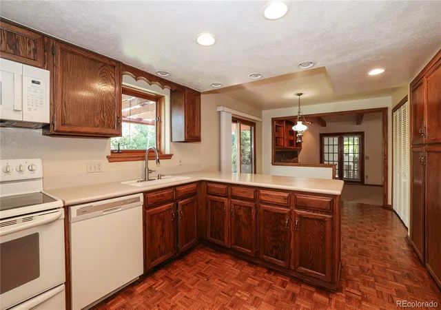 Photo 4 of Single family home for sale at 10521 E Dorado Ave, Englewood, CO 80111 | MLS# 8641595 | Listing updated on 2026-09-28