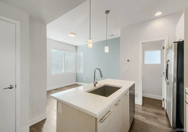 Photo 3 of Townhouse for sale at 1041 Depew St, Lakewood, CO 80214 | MLS# 5020297 | Listing updated on 2026-10-08