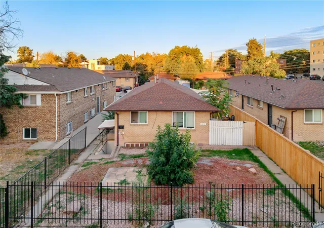 Photo 4 of House for sale at 1612 Alton St, Aurora, CO 80010 | MLS# 6840404 | Listing updated on 2026-09-10