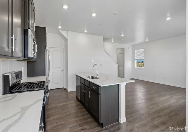 Photo 3 of Single family home for sale at 1923 Sorghum Way, Johnstown, CO 80534 | MLS# 1575713 | Listing updated on 2026-10-09