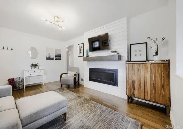 Photo 4 of Single family home for sale at 2220 Rosemary St, Denver, CO 80207 | MLS# 7397839 | Listing updated on 2026-10-04