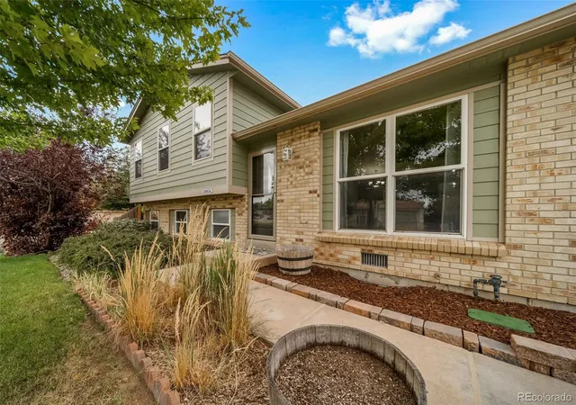Photo 3 of Single family home for sale at 18854 E Quincy Pl, Aurora, CO 80015 | MLS# 9217180 | Listing updated on 2026-10-29