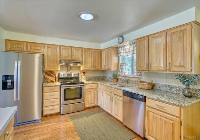 Photo 2 of Single family home for sale at 2348 Fountain Dr, Loveland, CO 80538 | MLS# 9574100 | Listing updated on 2026-09-18