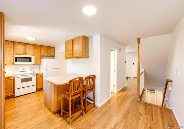 Photo 4 of Townhouse for sale at 6876 S Broadway, Centennial, CO 80122 | MLS# 9944058 | Listing updated on 2026-09-11