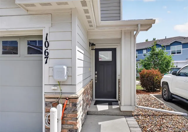 Townhouse for sale at 1067 Oak Cir, Denver, CO 80215 | MLS# 8677068