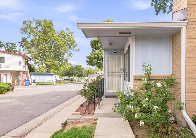 Photo 2 of Condo for sale at 84 Nome Way #A, Aurora, CO 80012 | MLS# 5577293 | Listing updated on 2026-09-15