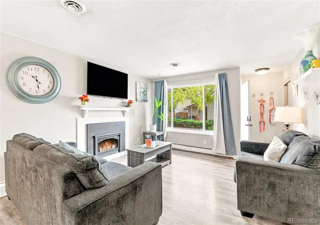 Listing Photo 4 - Condo for sale in building located at 84 Nome Wy, Aurora, CO 80012 - Unit #A