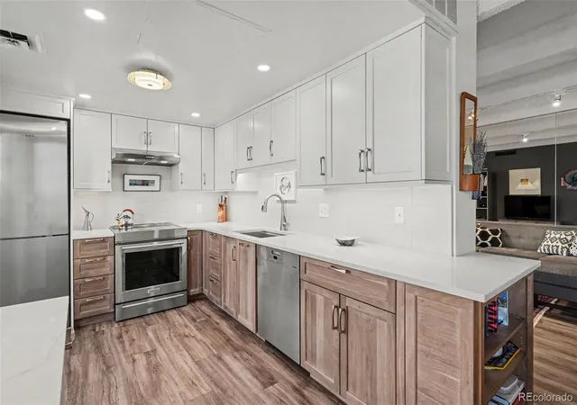 Photo 3 of Condo for sale at 130 N Pearl St #501, Denver, CO 80203 | MLS# 9801268 | Listing updated on 2026-10-06