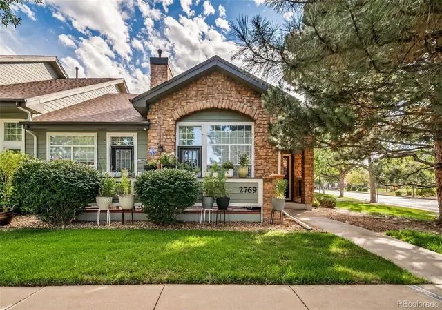 Photo 2 of Condo for sale at 2769 W Greens Ct, Littleton, CO 80123 | MLS# 3880076 | Listing updated on 2026-09-12