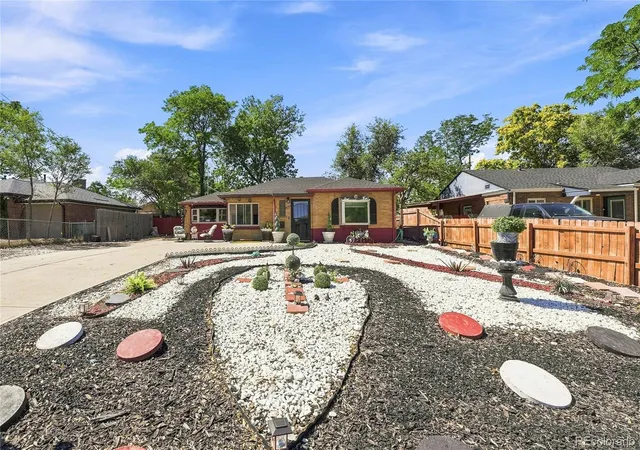Photo 1 of Single family home for sale at 2065 Syracuse St, Denver, CO 80207 | MLS# 6500478 | Listing updated on 2026-09-11