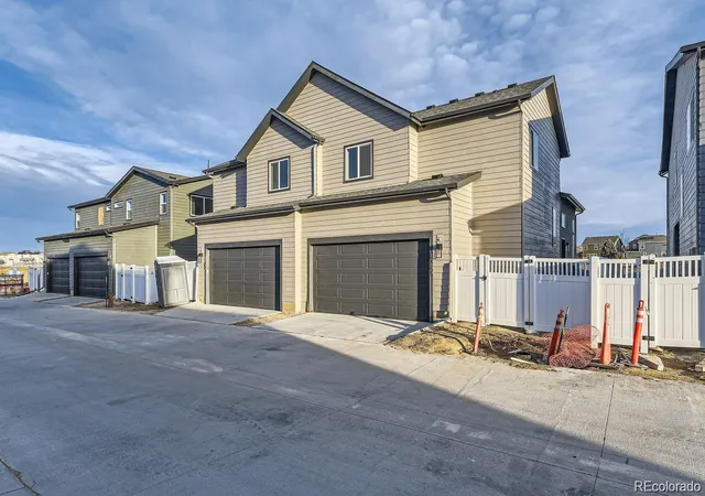 Photo 3 of Single family home for sale at 1232 S Algonquian St, Aurora, CO 80018 | MLS# 9186704 | Listing updated on 2026-10-08