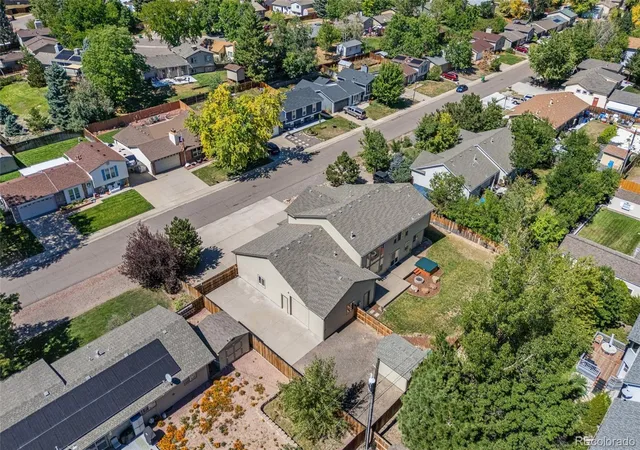 Photo 3 of Single family home for sale at 8070 S Estes St, Littleton, CO 80128 | MLS# 9078187 | Listing updated on 2026-09-11