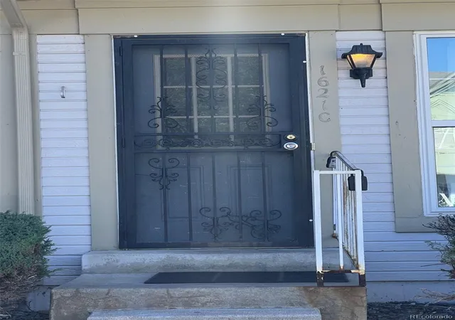 Photo 3 of Townhouse for sale at 1621 S Idalia Cir #C, Aurora, CO 80017 | MLS# 6101892 | Listing updated on 2026-10-24