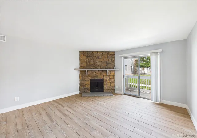 Listing Photo 5 - Condo for sale in building located at 1926 S Vaughn Wy, Aurora, CO 80014 - Unit #104