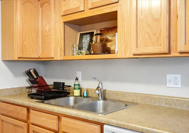 Photo 4 of Townhouse for sale at 776 W Cleveland Cir, Lafayette, CO 80026 | MLS# 7523331 | Listing updated on 2026-10-12