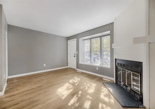 Listing Photo 5 - Condo for sale in building located at 1254 S Flower Cir, Lakewood, CO 80232 - Unit #C