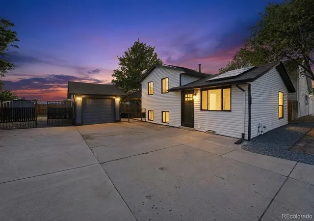 Photo 3 of Single family home for sale at 1021 Pacific Ct, Fort Lupton, CO 80621 | MLS# 6335315 | Listing updated on 2026-09-15