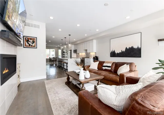 Photo 4 of Single family home for sale at 3002 S Elati St, Englewood, CO 80110 | MLS# 7193172 | Listing updated on 2026-09-21