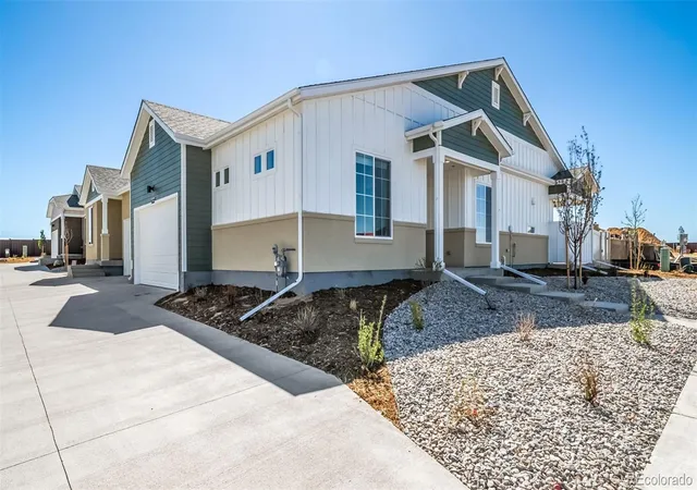 Photo 3 of Townhouse for sale at 4982 N Tempe St, Aurora, CO 80019 | MLS# 4324130 | Listing updated on 2026-09-25