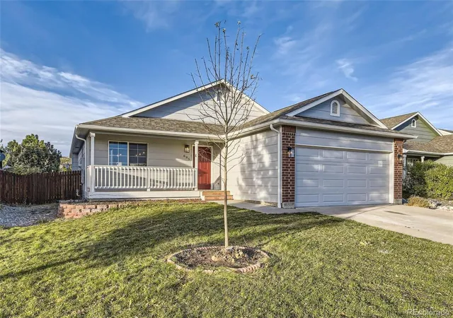 Photo 1 of Single family home for sale at 685 Branding Iron Ln, Castle Rock, CO 80104 | MLS# 8972524 | Listing updated on 2026-09-24