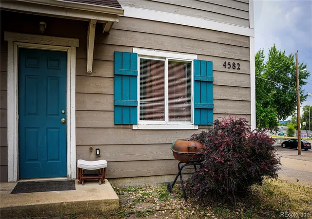 Townhouse for sale at 4582 W Alameda Ave, Denver, CO 80219 | MLS# 2585251