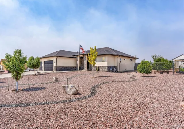 Photo 3 of Single family home for sale at 1673 N Calle Rosa Dr, Pueblo, CO 81007 | MLS# 7669218 | Listing updated on 2026-09-15