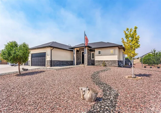 Photo 4 of Single family home for sale at 1673 N Calle Rosa Dr, Pueblo, CO 81007 | MLS# 7669218 | Listing updated on 2026-09-15