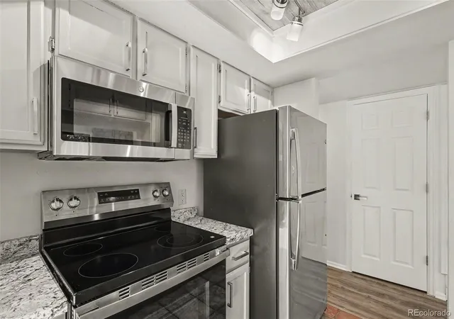 Listing Photo 5 - Condo for sale in building located at 4310 S Andes Wy, Aurora, CO 80015 - Unit #203