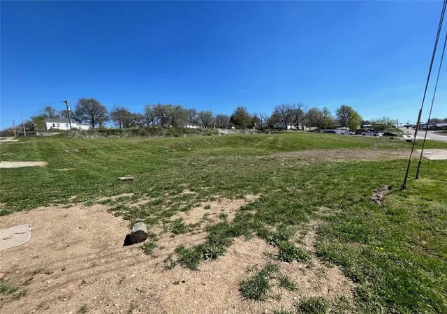 Photo 4 of Land for sale at 225 W Young St, Warrensburg, MO 64093 | MLS# 2429694 | Listing updated on 2026-09-09