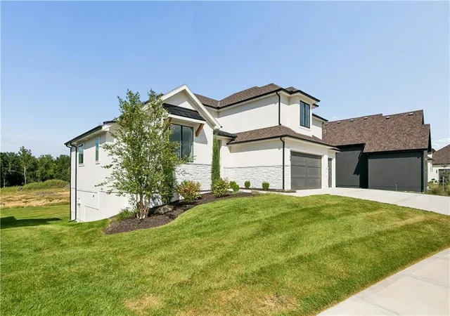 Photo 2 of Single family home for sale at 5158 Nw 47th Terrace, Riverside, MO 64150 | MLS# 2533907 | Listing updated on 2026-09-19