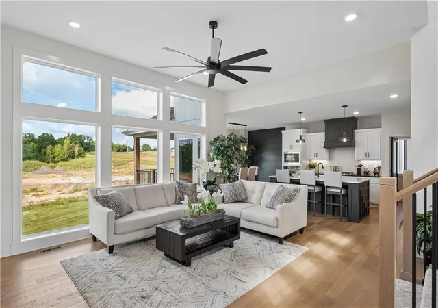 Photo 3 of Single family home for sale at 5158 NW 47th Terrace, Riverside, MO 64150 | MLS# 2533907 | Listing updated on 2026-09-27
