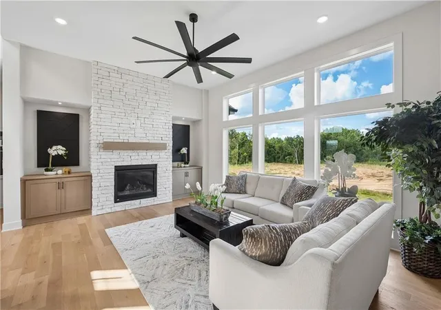 Photo 4 of Single family home for sale at 5158 NW 47th Terrace, Riverside, MO 64150 | MLS# 2533907 | Listing updated on 2026-09-27