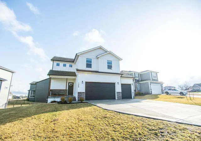Photo 3 of Sale Pending at 1249 Rich Blvd, Warrensburg, MO 64093 | MLS# 2534092 | Listing updated on 2026-09-14