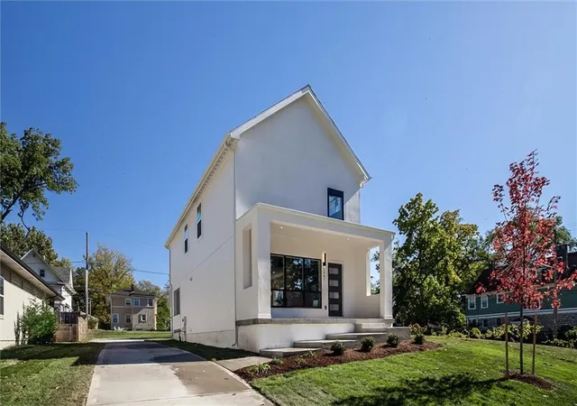 Photo 1 of Single family home for sale at 3641 Tracy Ave, Kansas City, MO 64109 | MLS# 2534722 | Listing updated on 2026-09-09