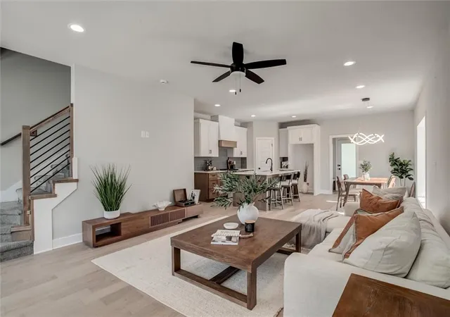 Photo 4 of Single family home for sale at 3641 Tracy Ave, Kansas City, MO 64109 | MLS# 2534722 | Listing updated on 2026-09-09